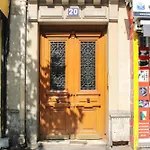 2 Spacious Rooms In The 18Th Paris
