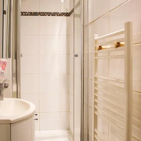 Appartamento 2 Spacious In The 18th Parigi