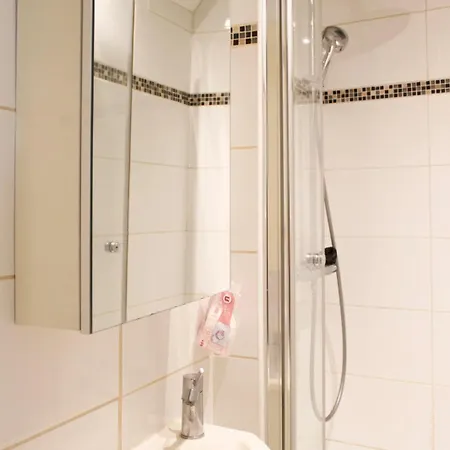 2 Spacious In The 18th Appartamento Parigi