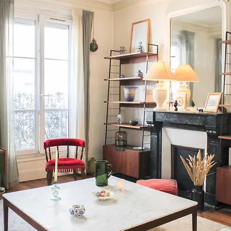 2 Spacious In The 18th Parigi
